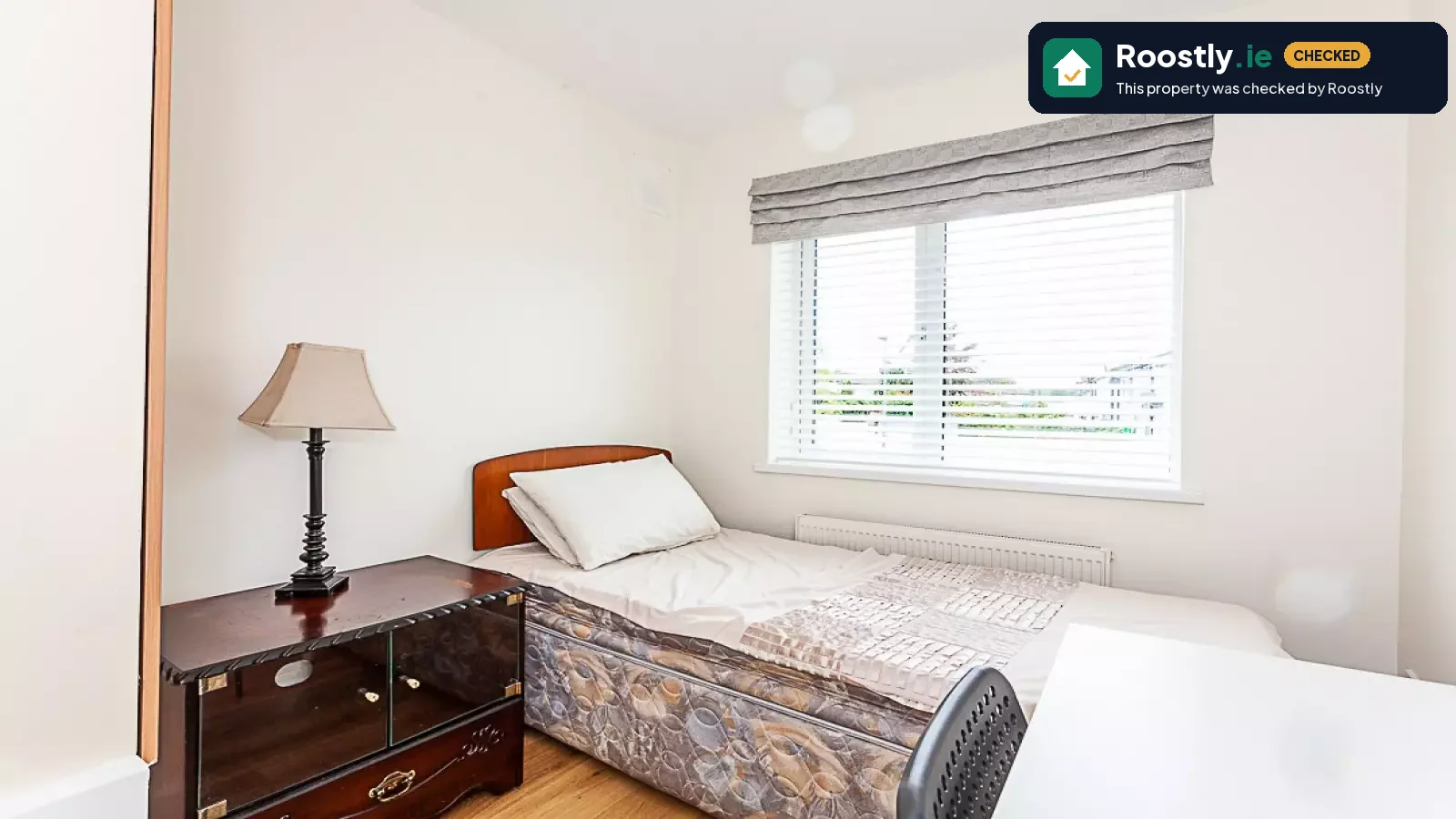 Room for rent in lovely 3-bedroom house with garden in peaceful Melrose Park