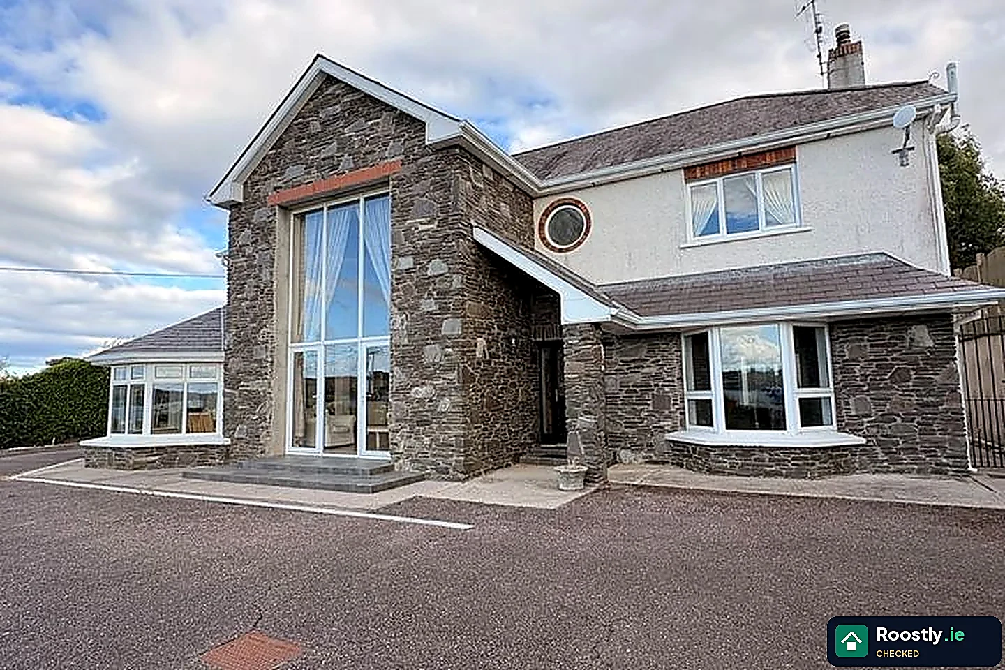 4 bed house for rent in Aghada