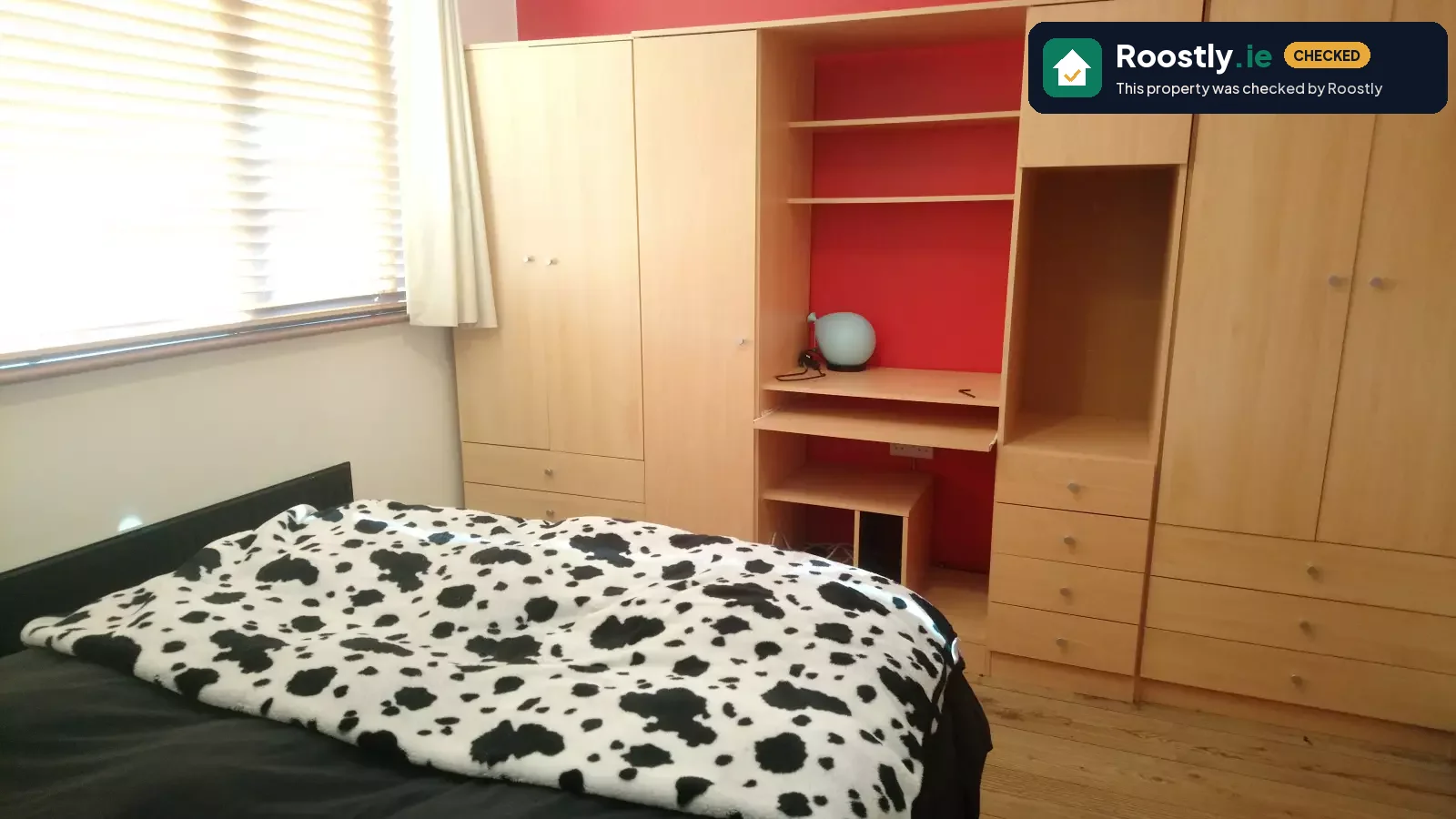 Double Bedroom in 4-Bedroom House in Clontarf