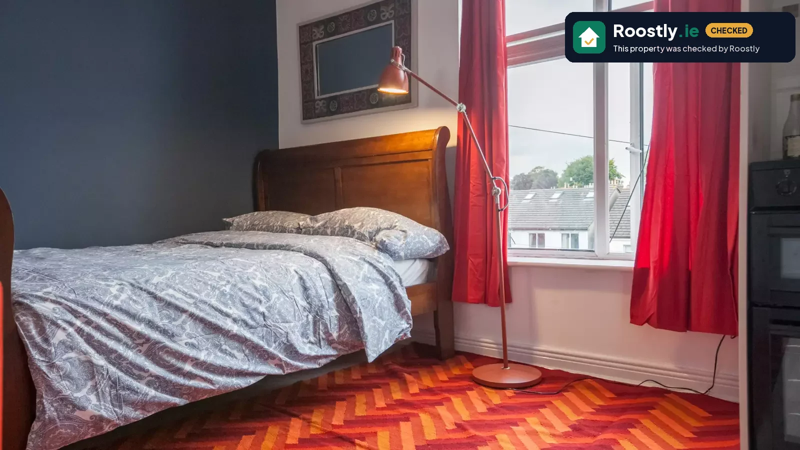 Snappy studio flat to rent near Griffith College in Rathgar