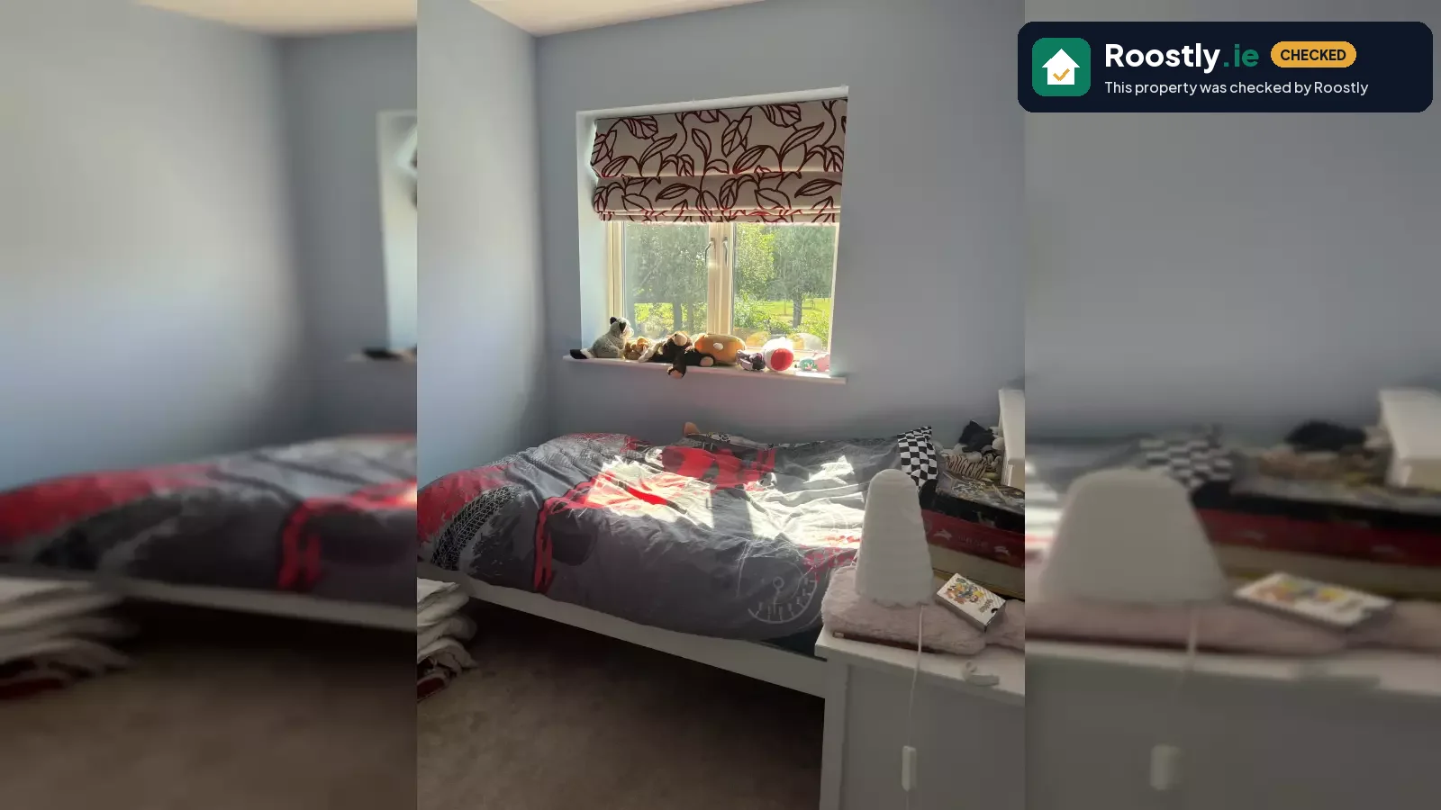 Room in a shared 5-bedroom apartment for rent in Dublin, perfect for women.
