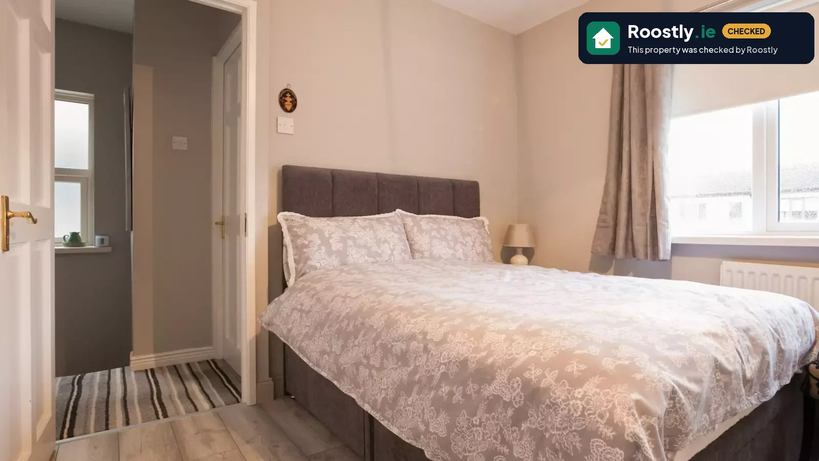 En-suite double bedroom for rent in 3-bedroom house with live-in landlord in Clondalkin, Dublin