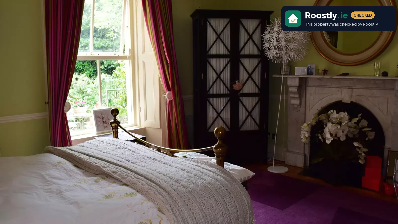 Decorated room with ample storage in 5-bedroom apartment in Churchtown