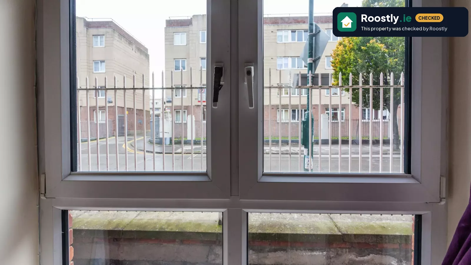 Room in a shared 4-bedroom apartment for rent in Docklands South, bills included