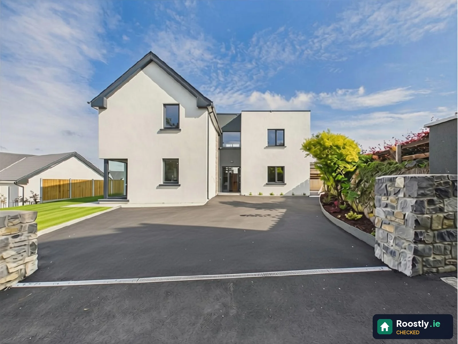 4 bed house for rent in Ballybrit